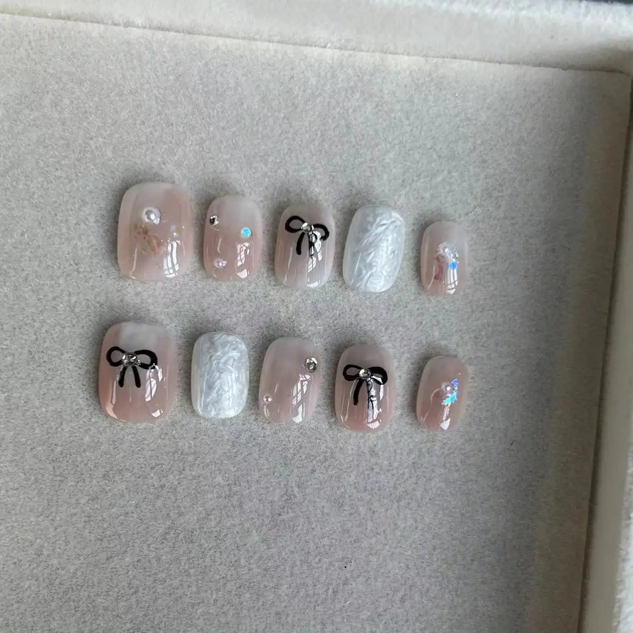 10Pcs Cute Short Round Handmade Fake Nail Glitter Colorful 3D Sweet Cool Art Finished Nail for Girl Wearable Full Cover Press On