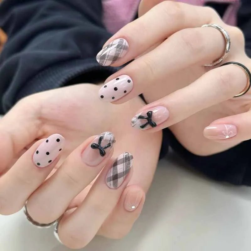 10Pcs French Plaid Bean Paste Pink Powder Butterfly Bowknot with Diamond Press On Nails Korean Style Girl Nail Patch Fake Nails - Hands of Hope