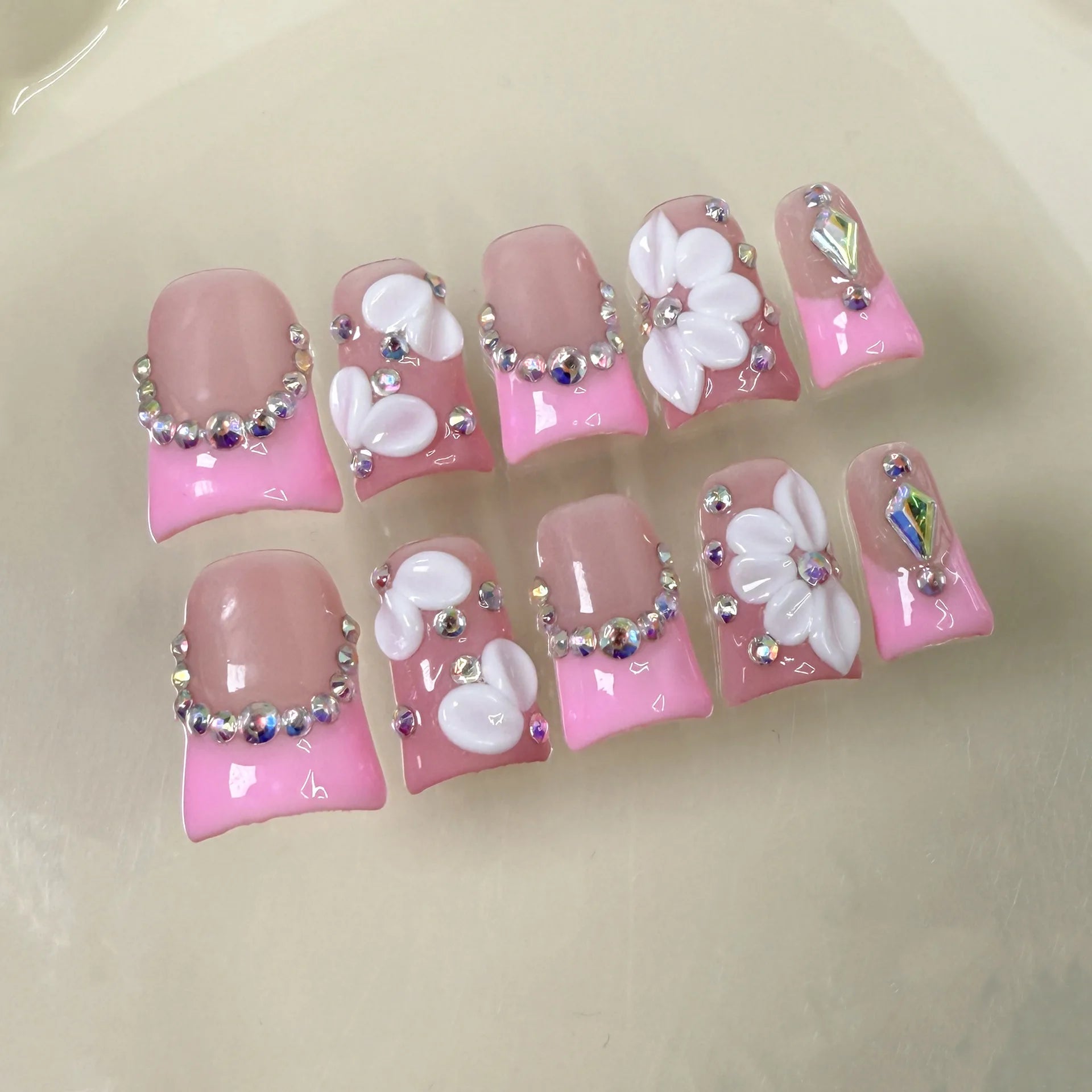 10pcs Pink Duckbill Handmade Press on Nails Art Simple White French Short Fake Nail Wearable Rhinestones Design False Nails Tips - Hands of Hope