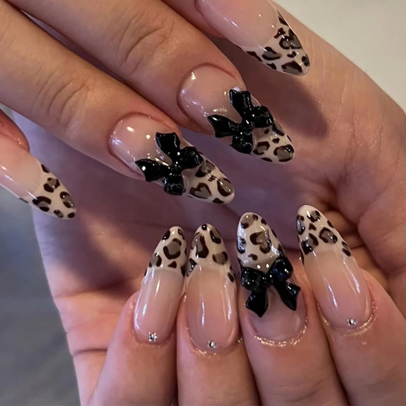 10pcs - XS/S/M French Almond Press on Nails Leopard Print False Nails 3D Bow Wearable Stick - on Nails Fake Nail - Hands of Hope