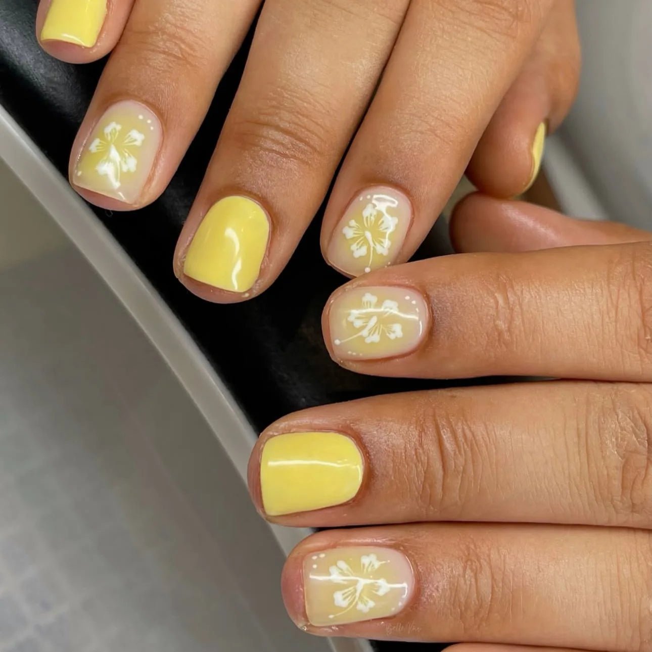 24Pcs Fairy White Flower Fake Nails Pink French Tip Press on Nails Short Square Wearable False Nail for Women Girls DIY Manicure - Hands of Hope