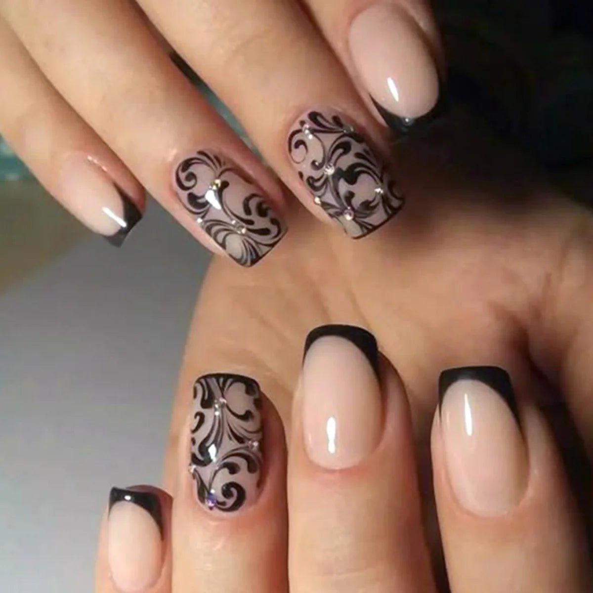 24Pcs French Pink Press on Nails Short Square Head Fake Nails with Flower Rhinestone Design Wearable Finished False Nail Tips - Hands of Hope