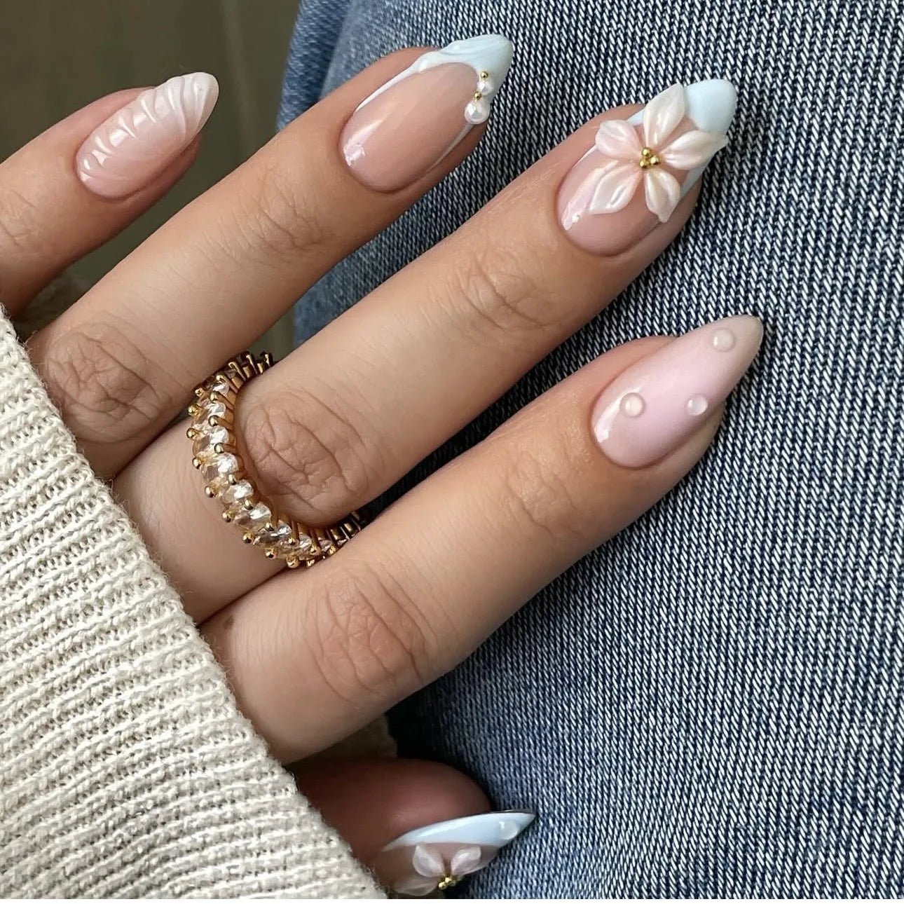 24PCS Retro Blue Simple Flowers Almond Press on Nails Full Cover Glossy White French Nail Golden Steel Ball Fake Nails for Women - Hands of Hope